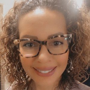 Meet your Posher, Lesley